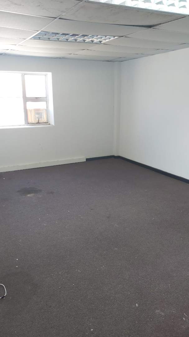 To Let Commercial Property for Rent in Sidwell Eastern Cape